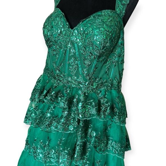 Emerald Green Corset Elegant Tulle Tiered Sequins Sparkly A Slit Prom Gown - Picture 4 of 13
